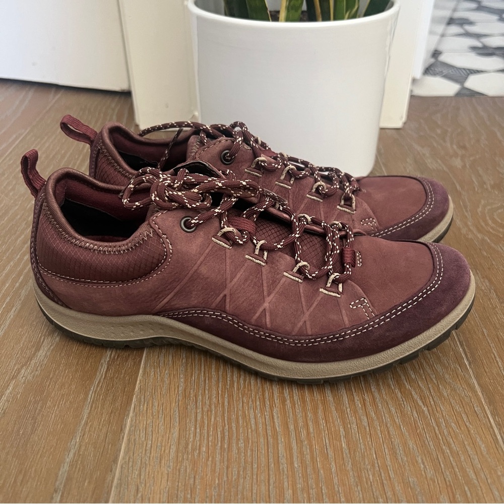 ECCO Aspina Low Hiking Shoes